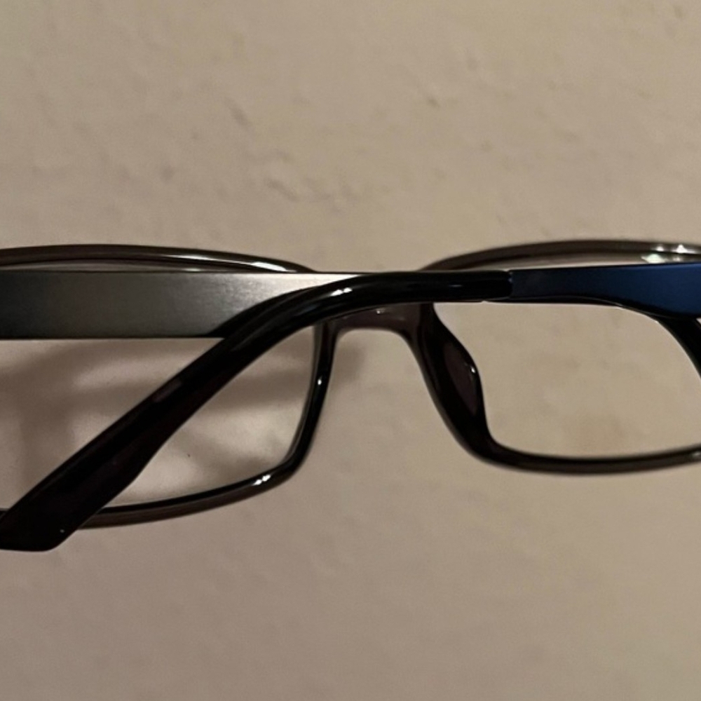 Stylish Black Rectangular Glasses - image 2